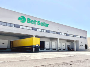 La distribuidora fotovoltaica Bet Solar alquila una nave logística en Riba-roja