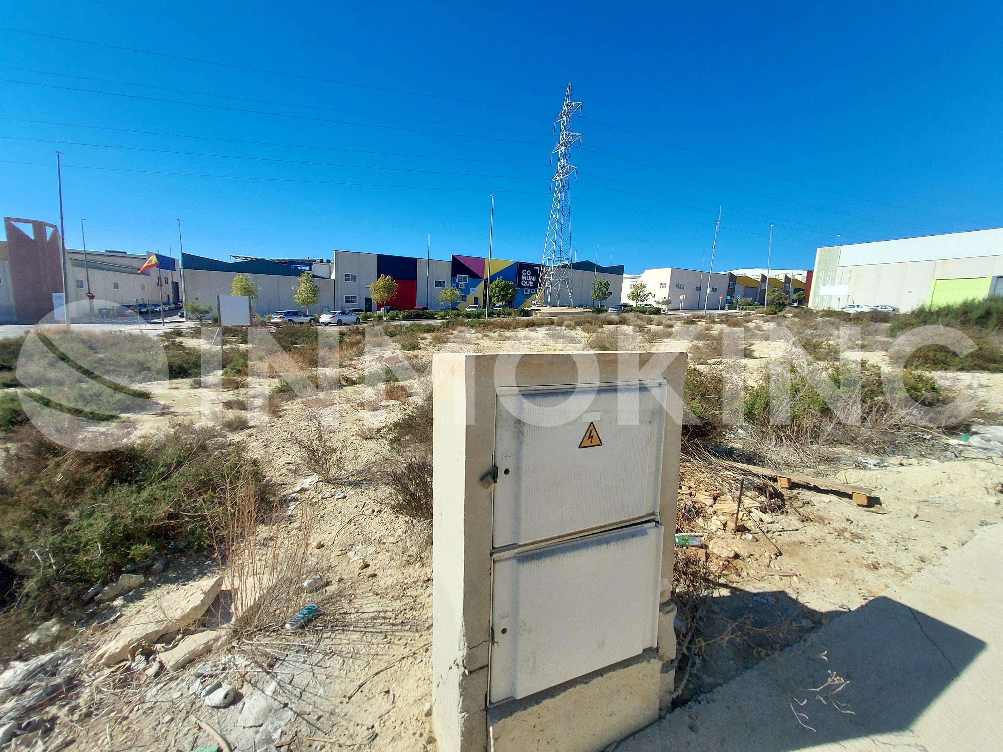 Foto de la propiedad Suelo P.I. Base 2000_San Martín - Parcela 15-3;15-4