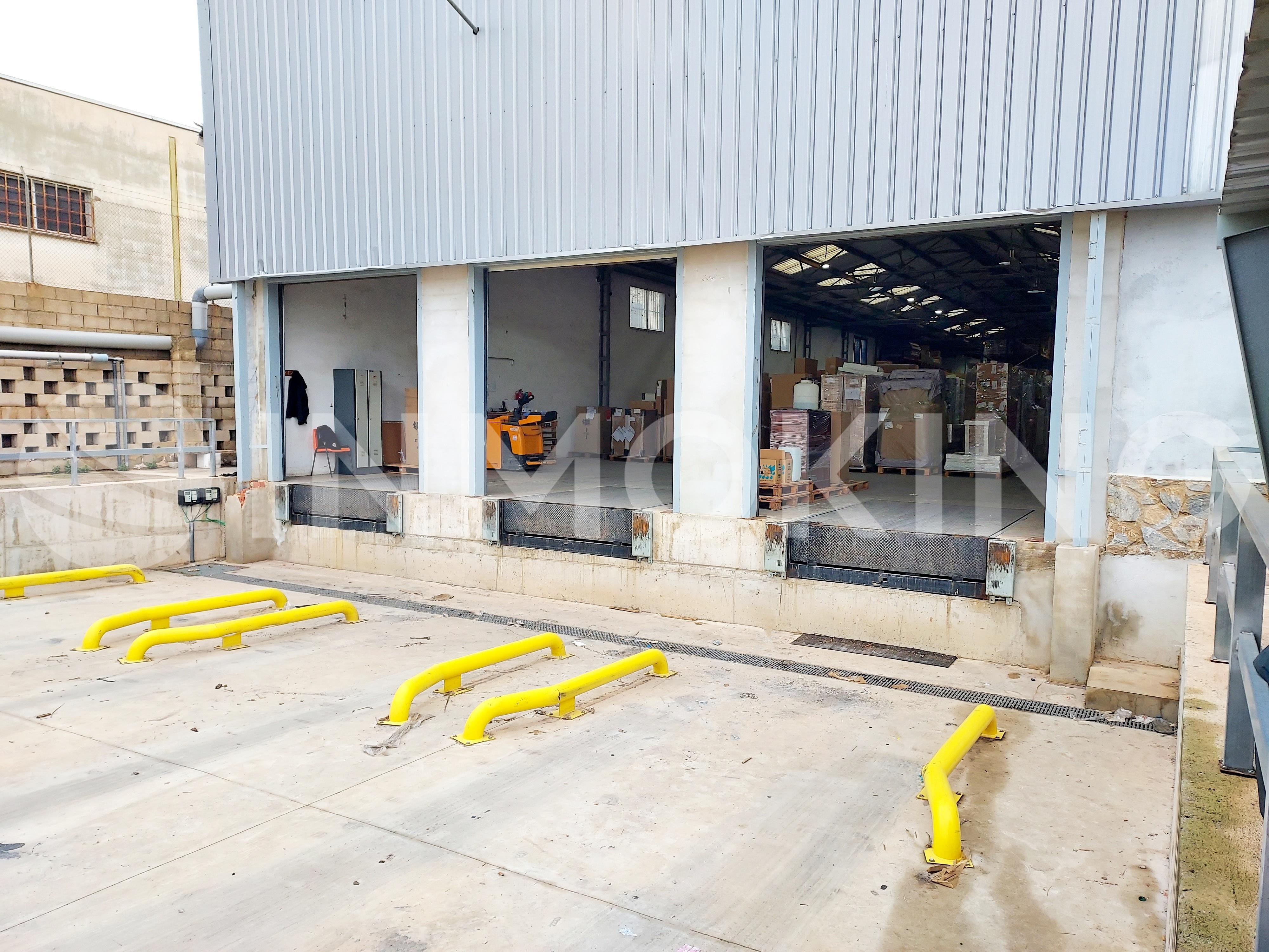 Foto de la propiedad Nave industrial/logística con muelles en Alcácer