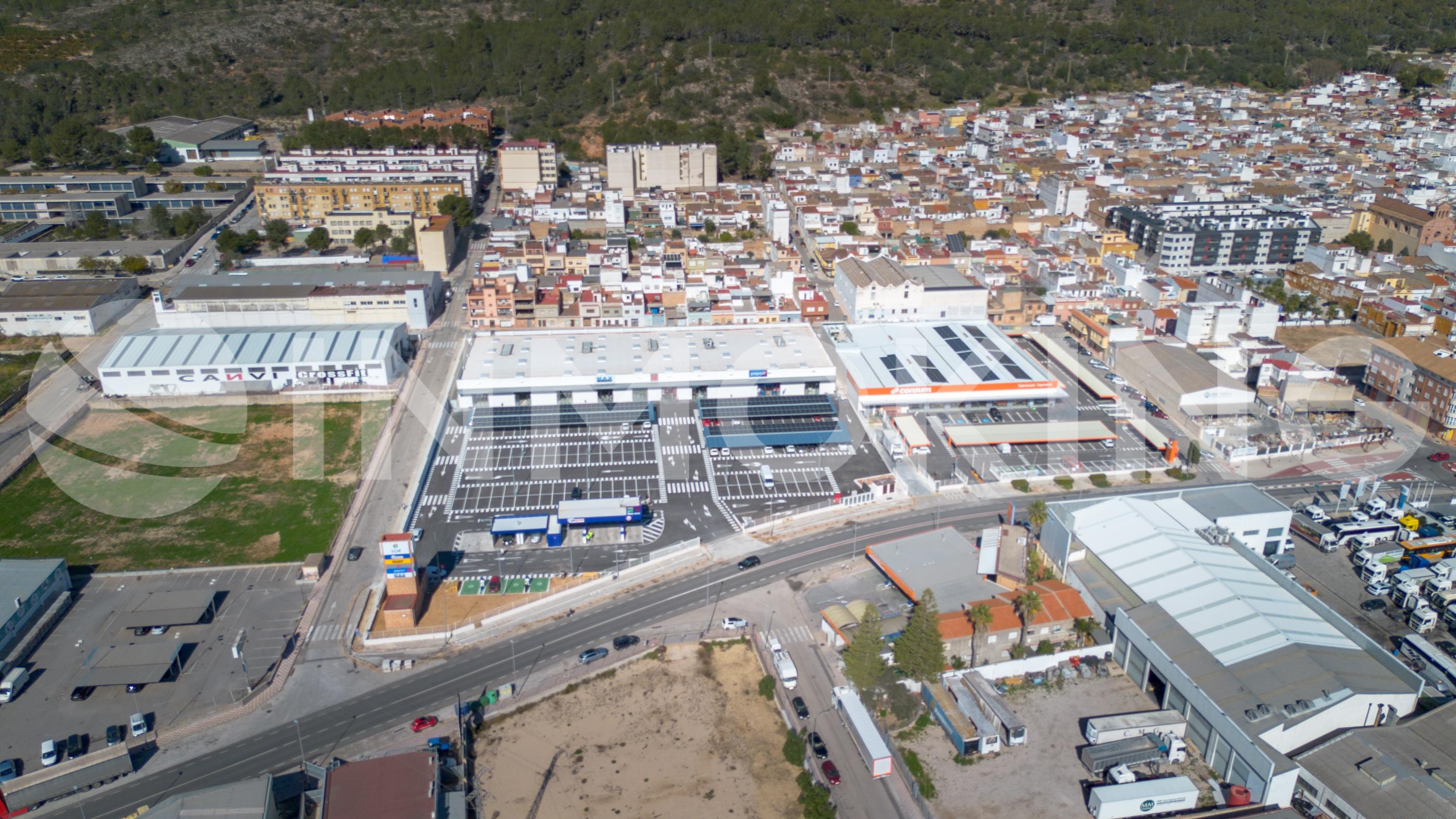 Foto de la propiedad Local comercial de 425 m² en el Parque Comercial Tavernes de Valldigna 