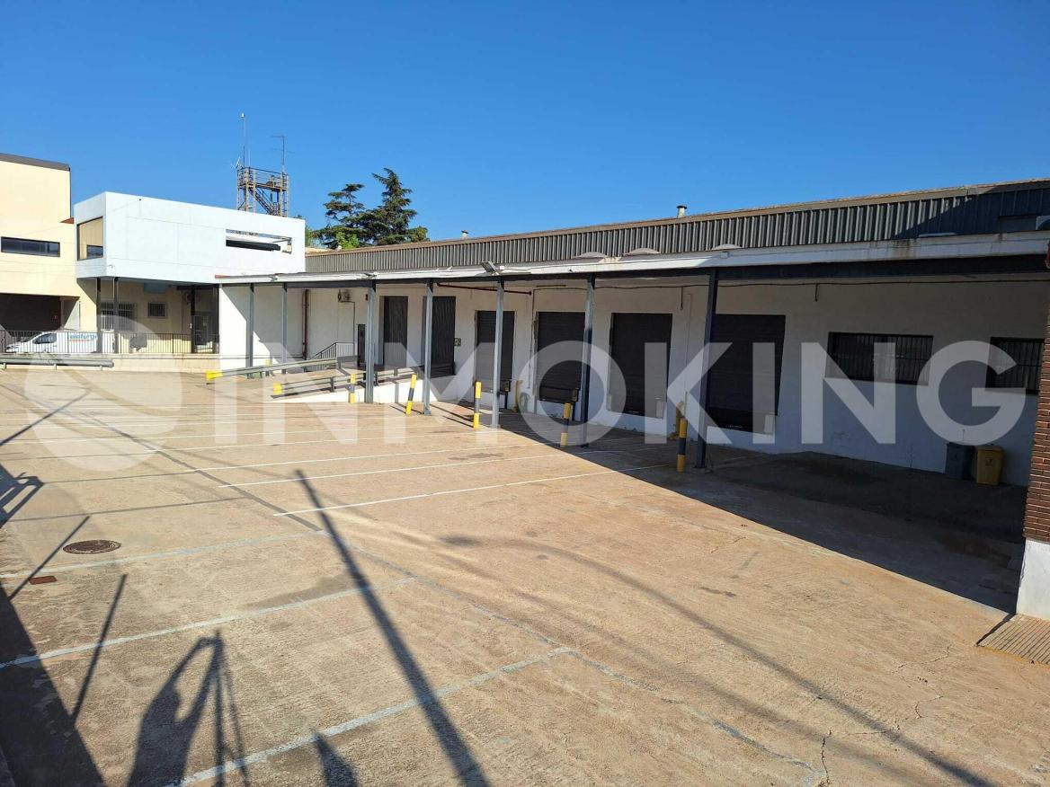 Foto de la propiedad Nave logística con oficinas en Paterna