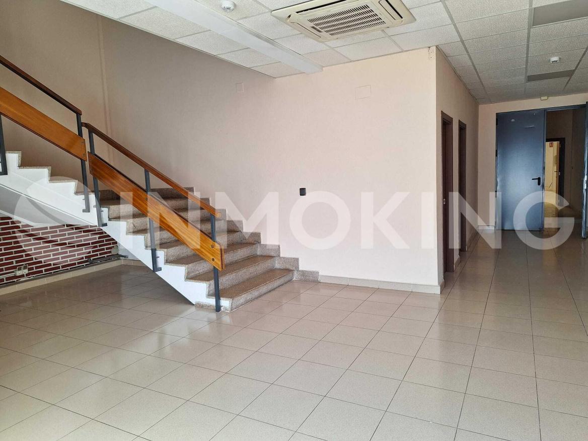 Foto de la propiedad Nave logística con oficinas en Paterna