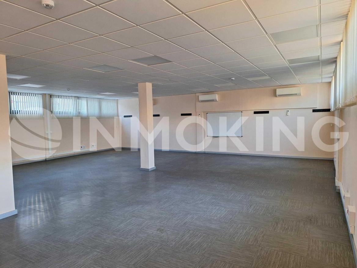 Foto de la propiedad Nave logística con oficinas en Paterna