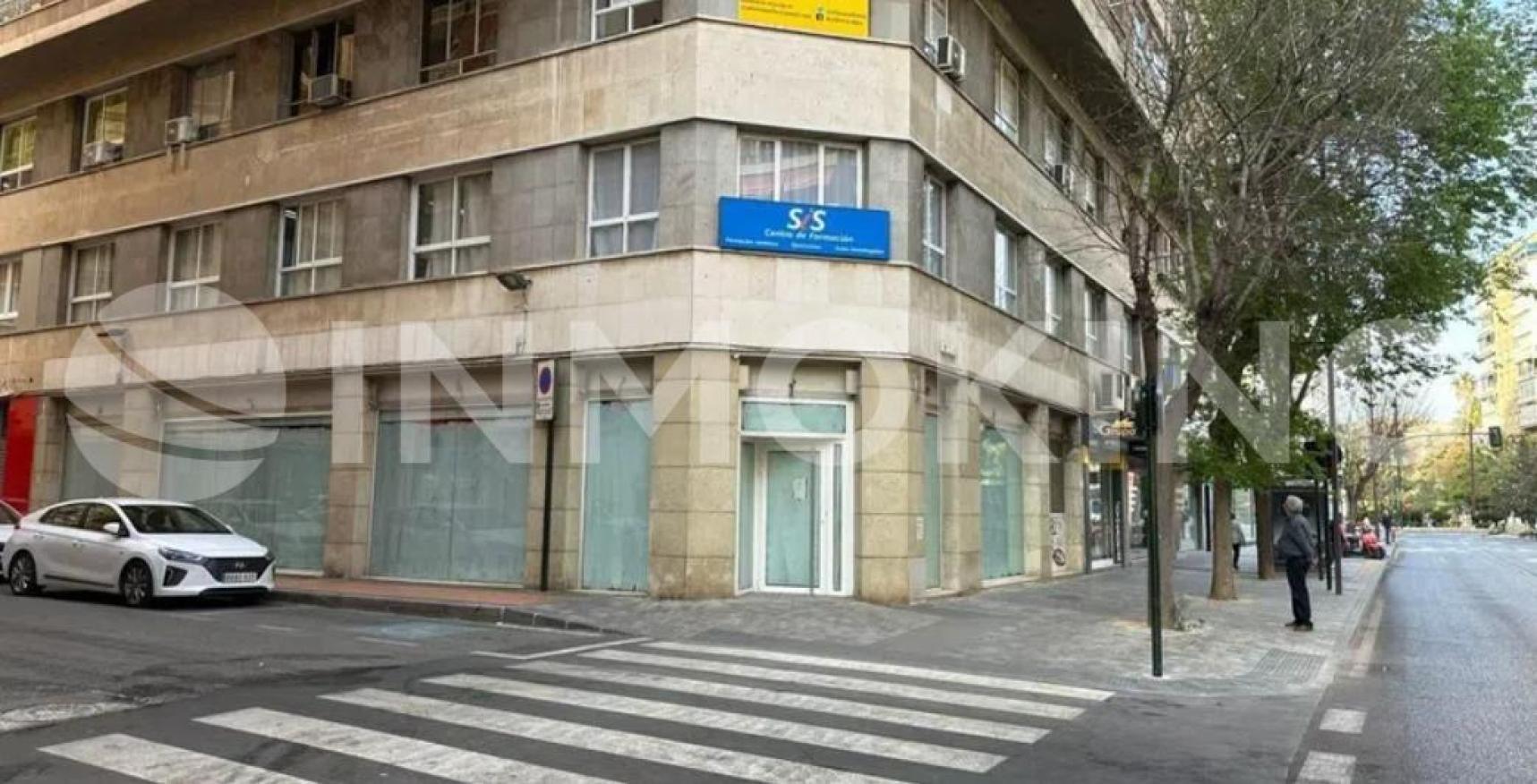 Foto de la propiedad Local en Av. General Primo de Rivera, Murcia