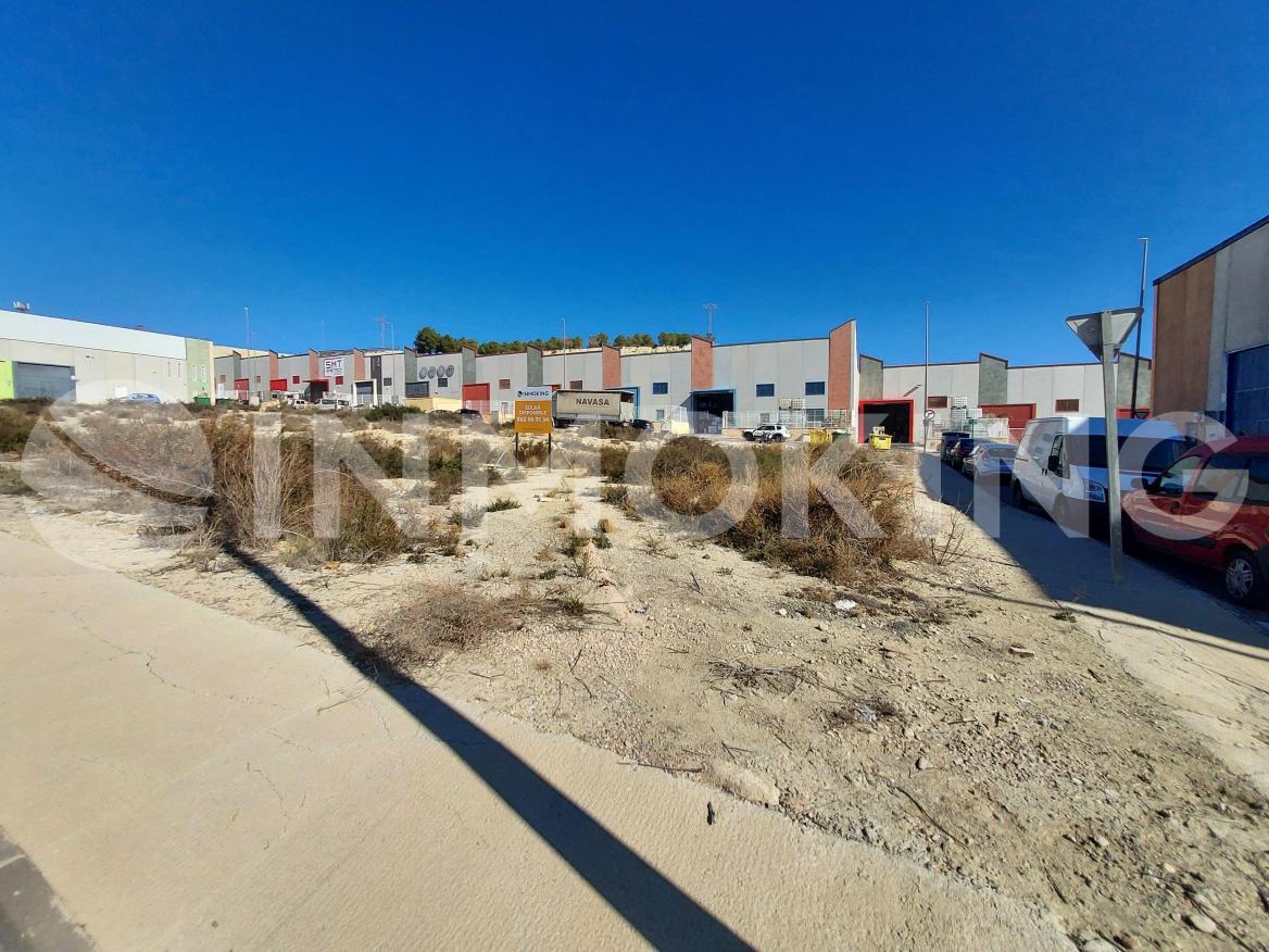 Foto de la propiedad Suelo P.I. Base 2000_San Martín - Parcela 15-3;15-4