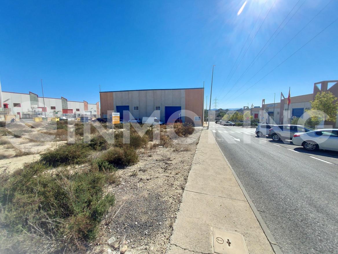 Foto de la propiedad Suelo P.I. Base 2000_San Martín - Parcela 15-3;15-4