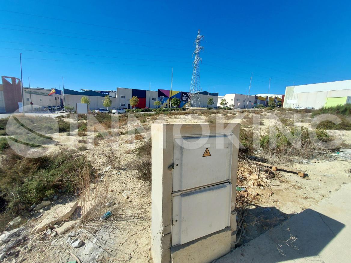 Foto de la propiedad Suelo P.I. Base 2000_San Martín - Parcela 15-3;15-4