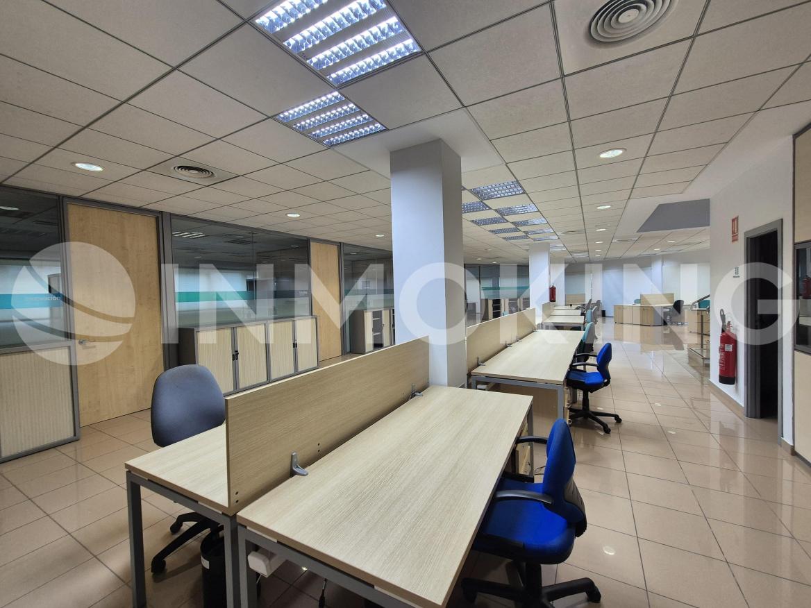 Foto de la propiedad Edificio corporativo de oficinas en alquiler 