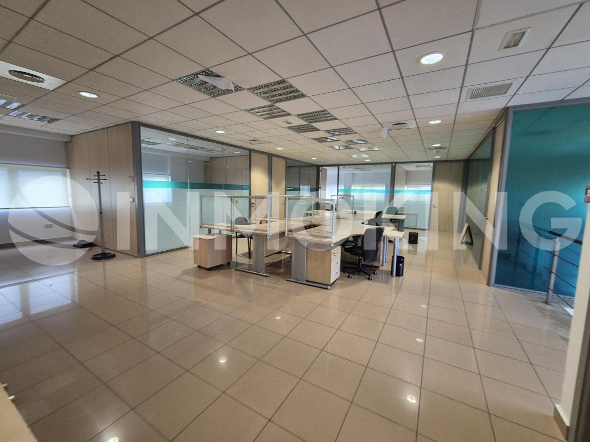 Foto de la propiedad Edificio corporativo de oficinas en alquiler 