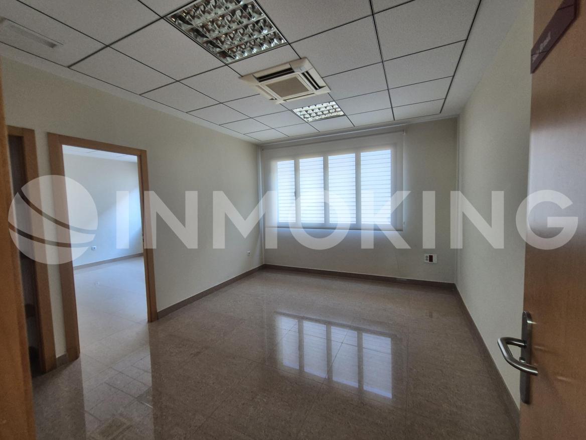 Foto de la propiedad Edifico de oficinas en alquiler 