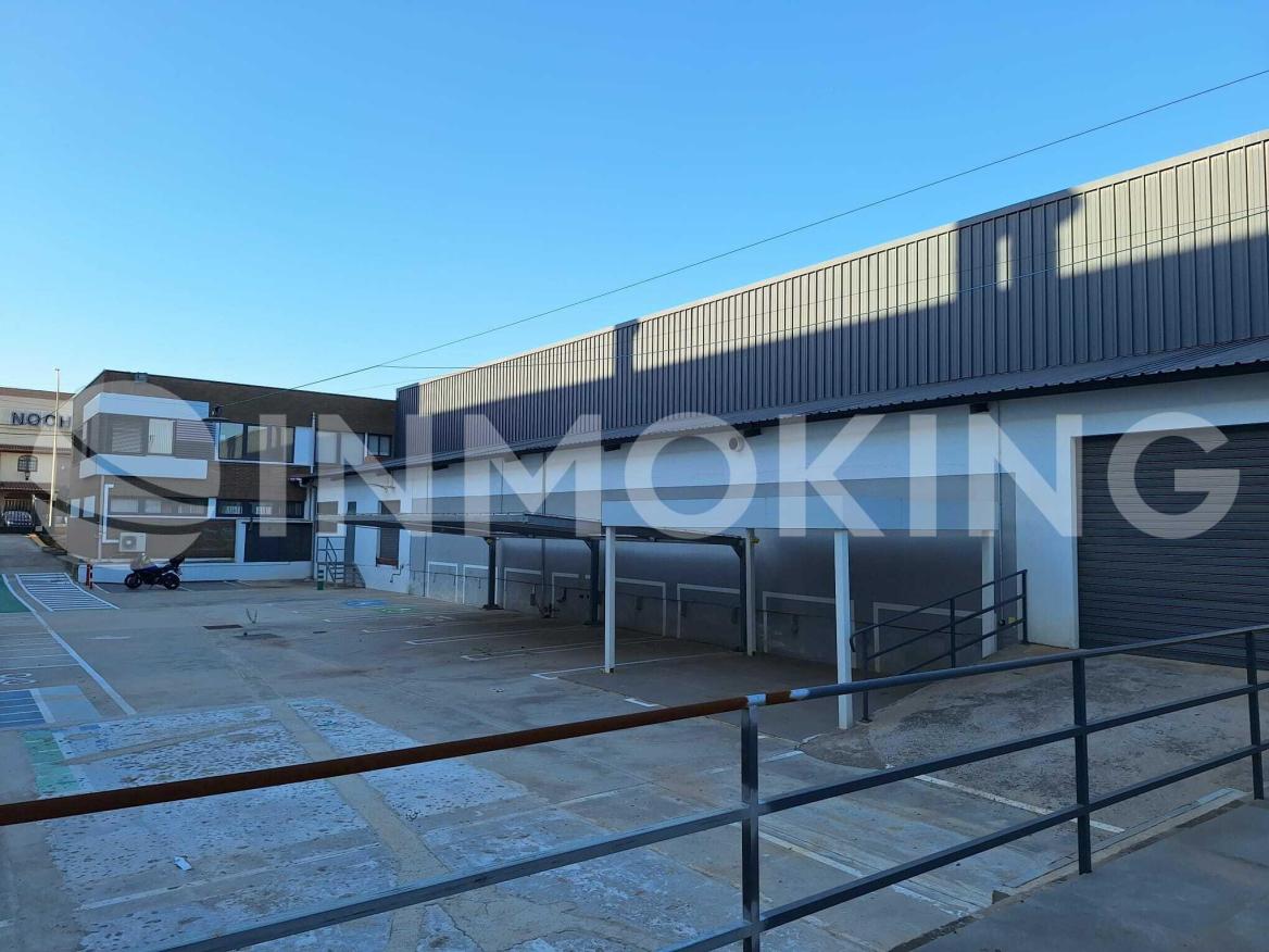 Foto de la propiedad Nave logística con oficinas en Paterna