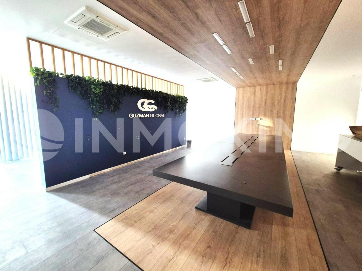 Foto de la propiedad Edificio de oficinas y naves en P.I Vara de Quart 