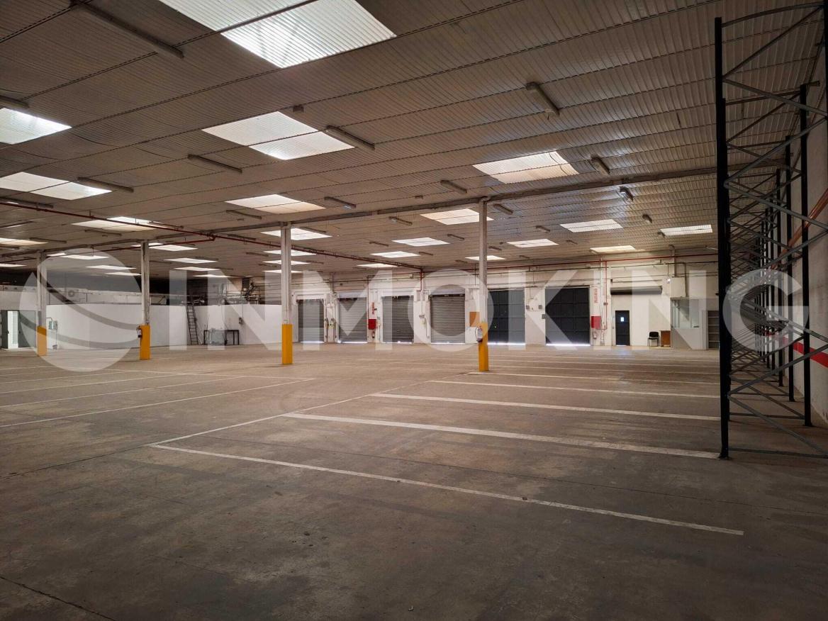 Foto de la propiedad Nave logística con oficinas en Paterna